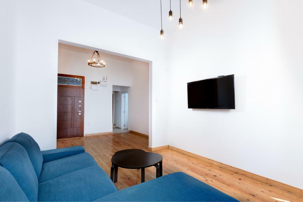 The White Apartment - Bogoridi Main Street 부르가스 외부 사진